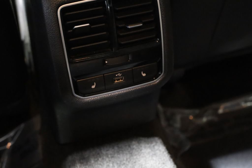 Used 2017 Volkswagen Passat 1.8T SEL Premium image 20