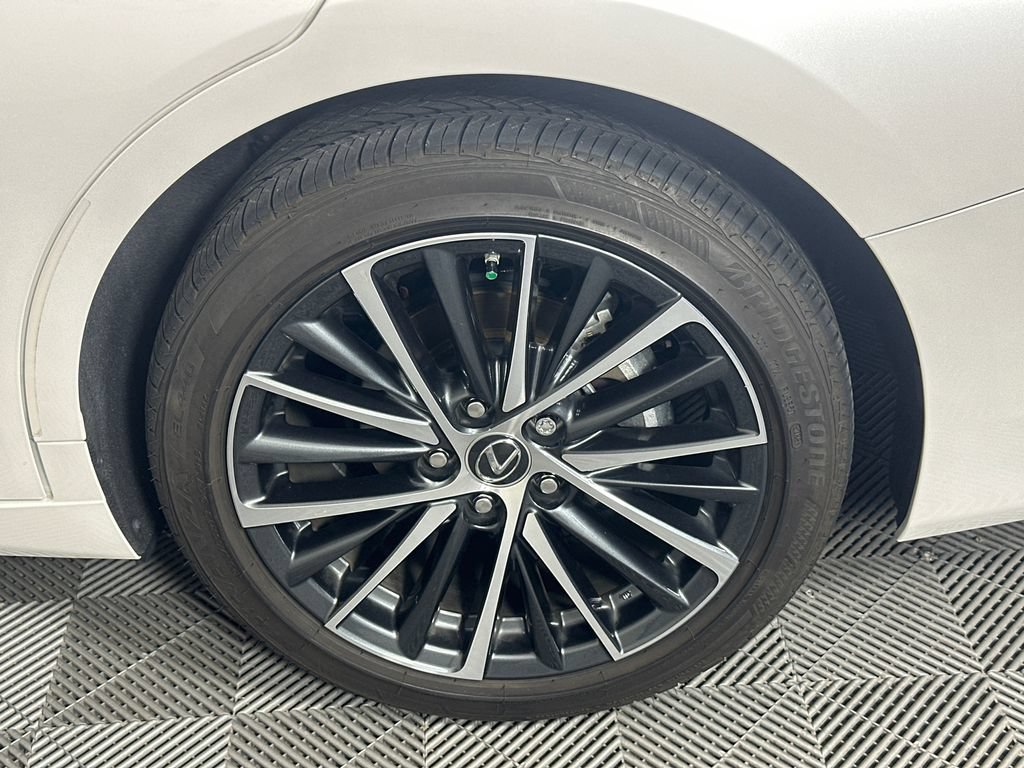 Used 2024 Lexus ES 300h w/ Premium Package FWD image 20