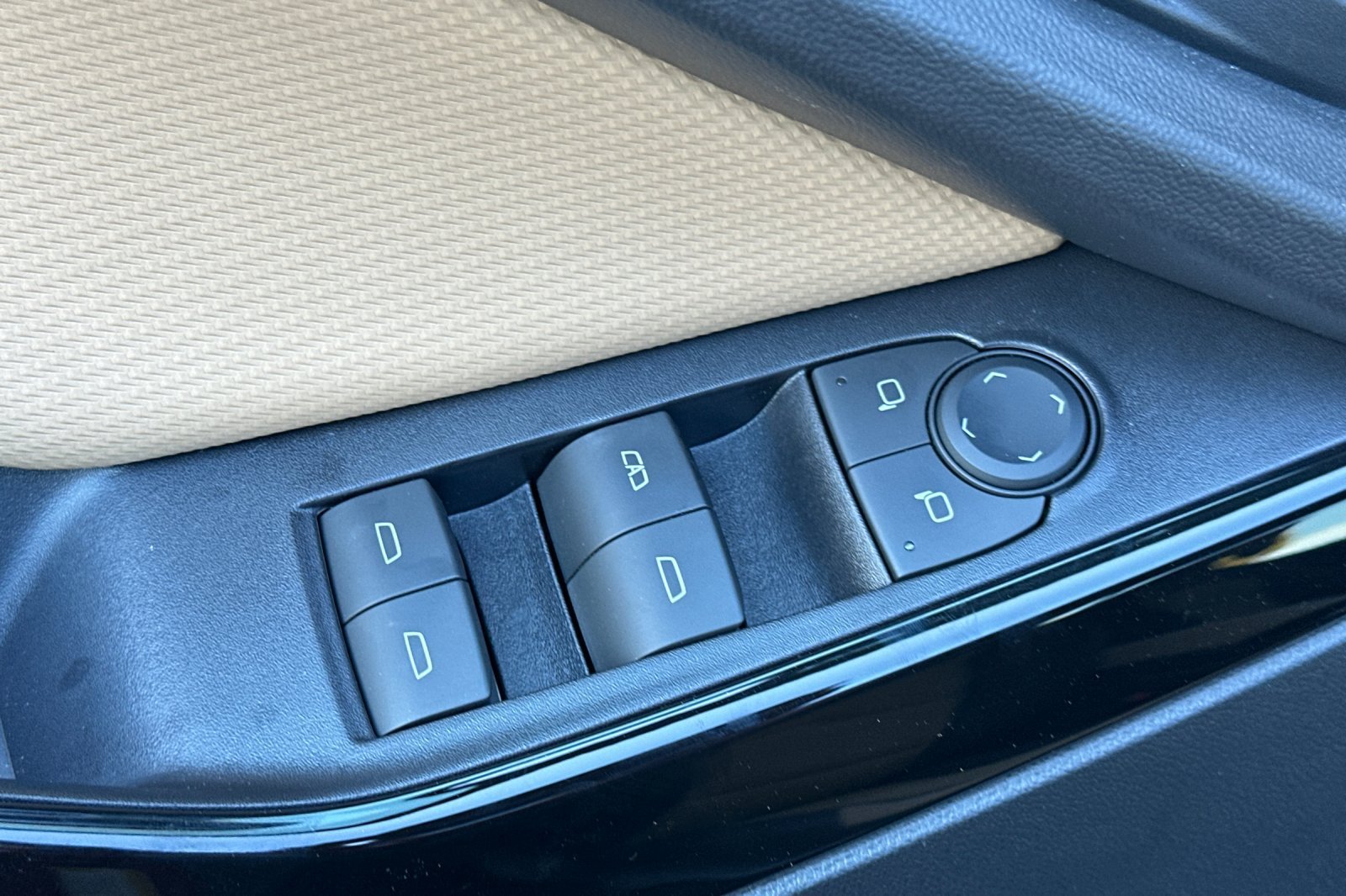 New 2027 Chevrolet Equinox ACTIV AWD/4WD image 12