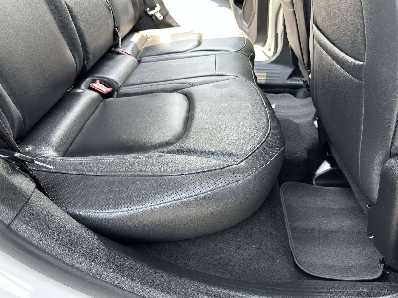 Used 2020 Jeep Renegade Limited w/ UConnect 8.4 Nav Group AWD/4WD image 38