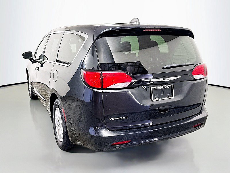 Used 2023 Chrysler Voyager LX FWD image 5