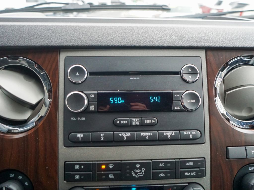 Used 2011 Ford F250 Lariat w/ Lariat Interior Pkg image 24