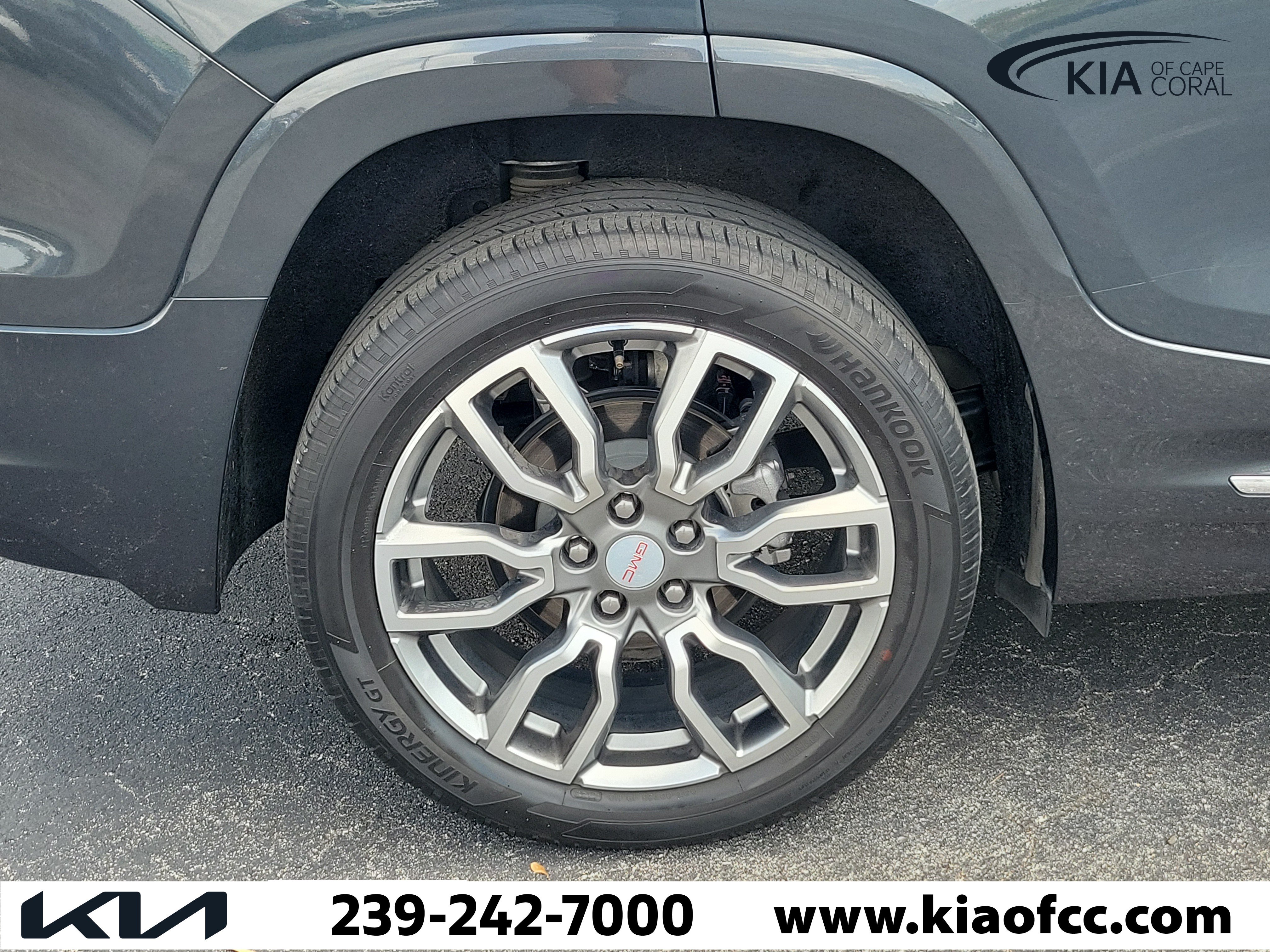 Used 2022 GMC Terrain Denali w/ LPO, Floor Liner Package AWD/4WD image 9