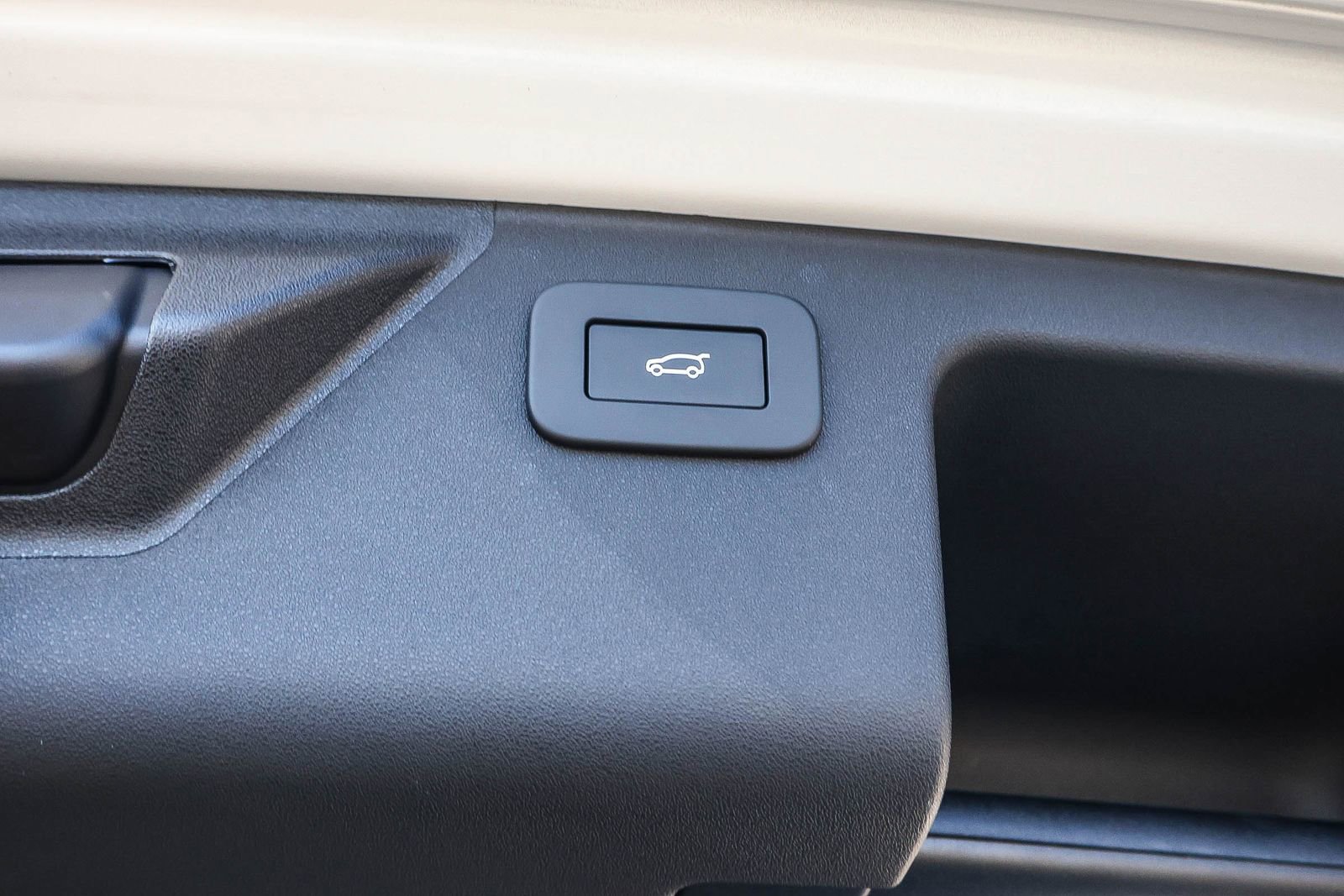 New 2025 Land Rover Discovery Sport Dynamic SE image 27