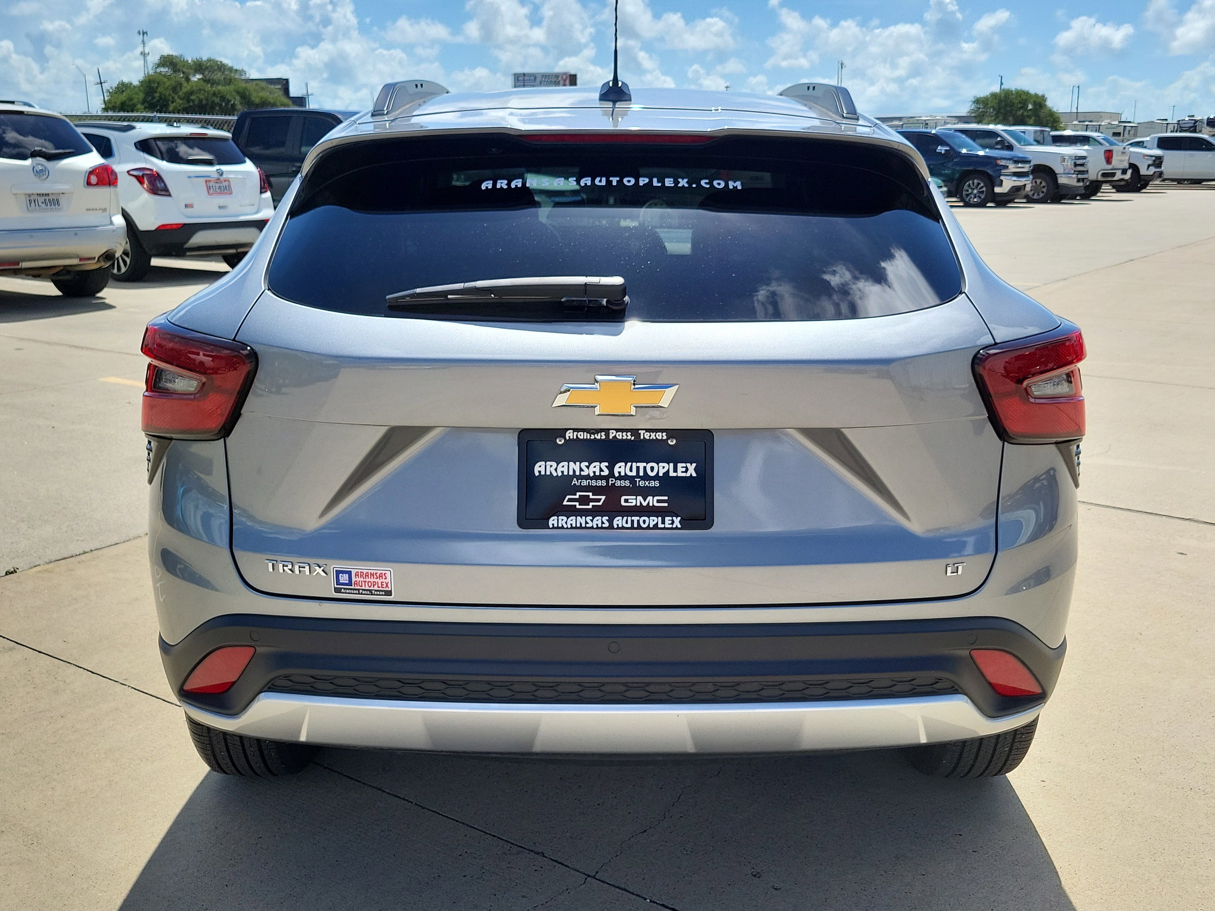 Used 2025 Chevrolet Trax LT w/ Driver Confidence Package image 6