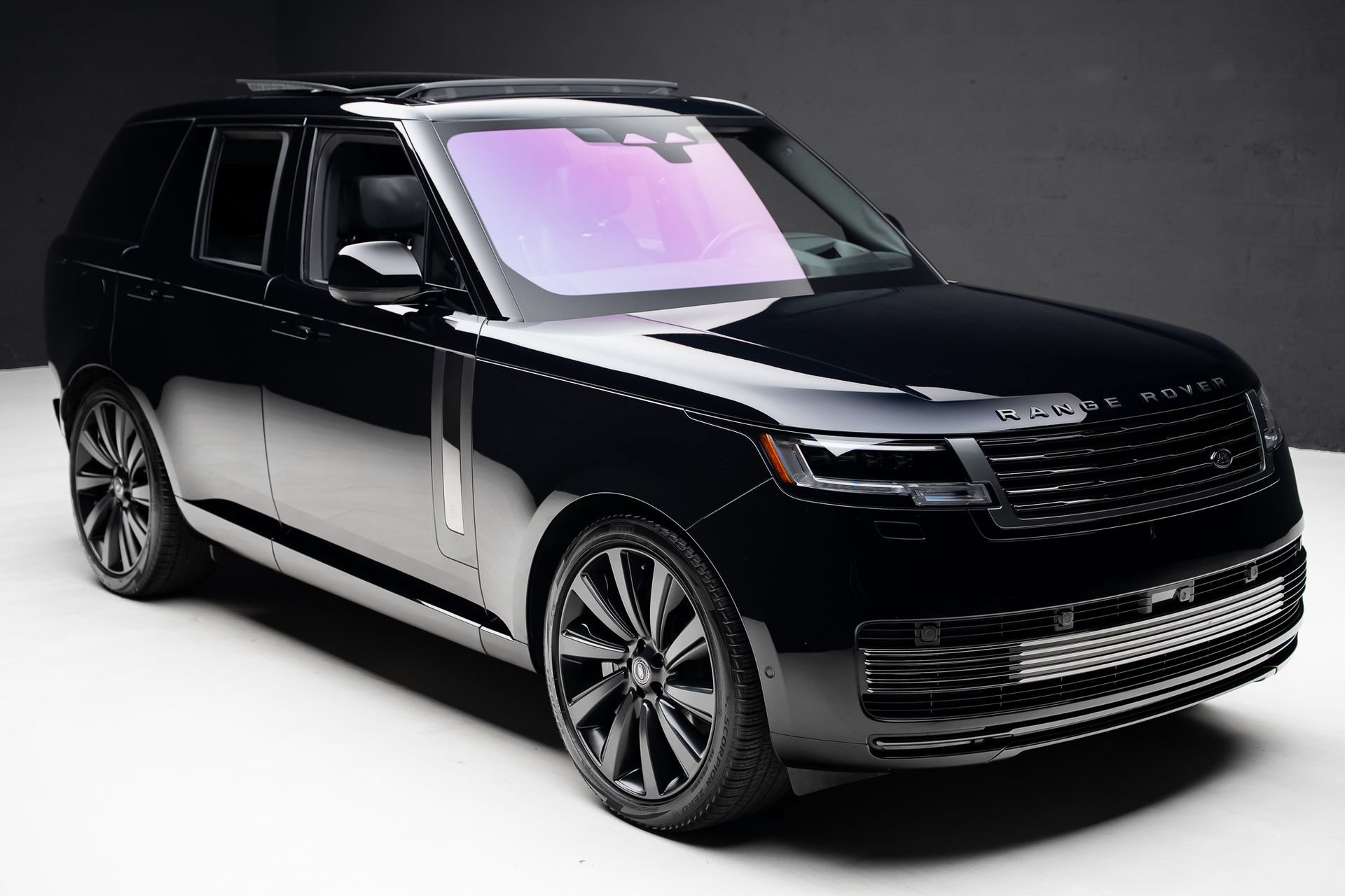 Used 2023 Land Rover Range Rover SV AWD/4WD image 39