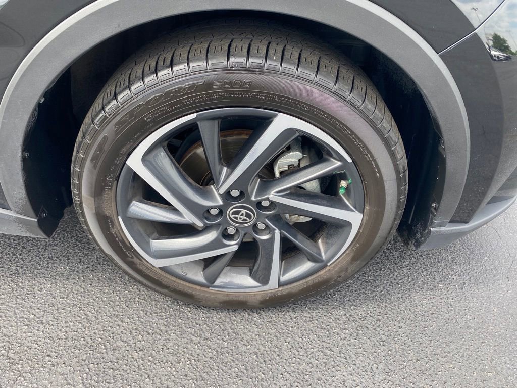 Used 2022 Toyota C-HR Limited FWD image 27