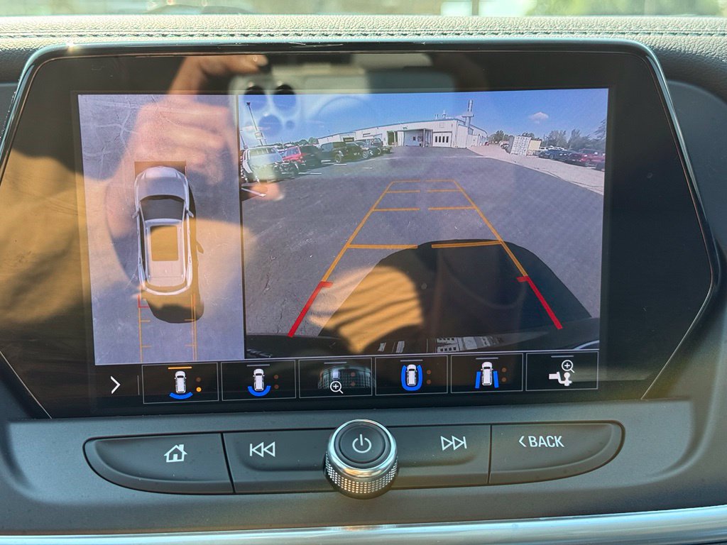 Used 2020 Chevrolet Blazer LT w/ Sound & Technology Package AWD/4WD image 25