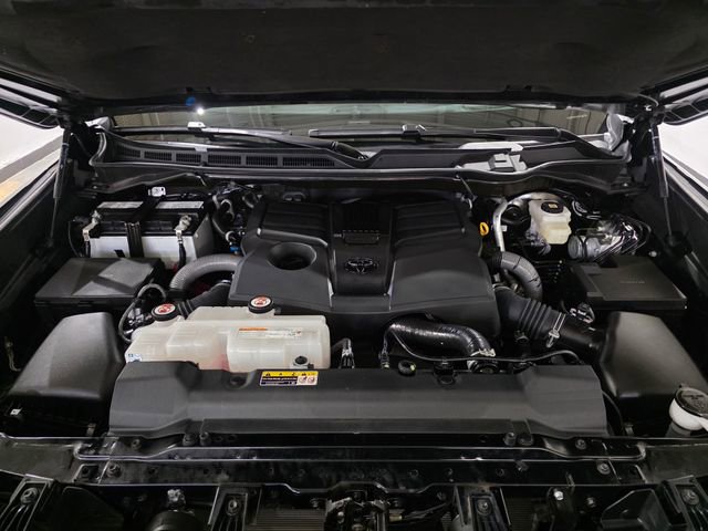 Used 2024 Toyota Tundra Platinum w/ TRD Off-Road Package image 29