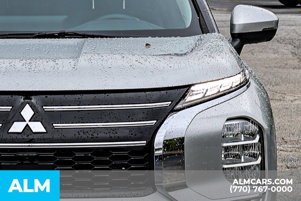 Used 2025 Mitsubishi Outlander SE FWD image 15