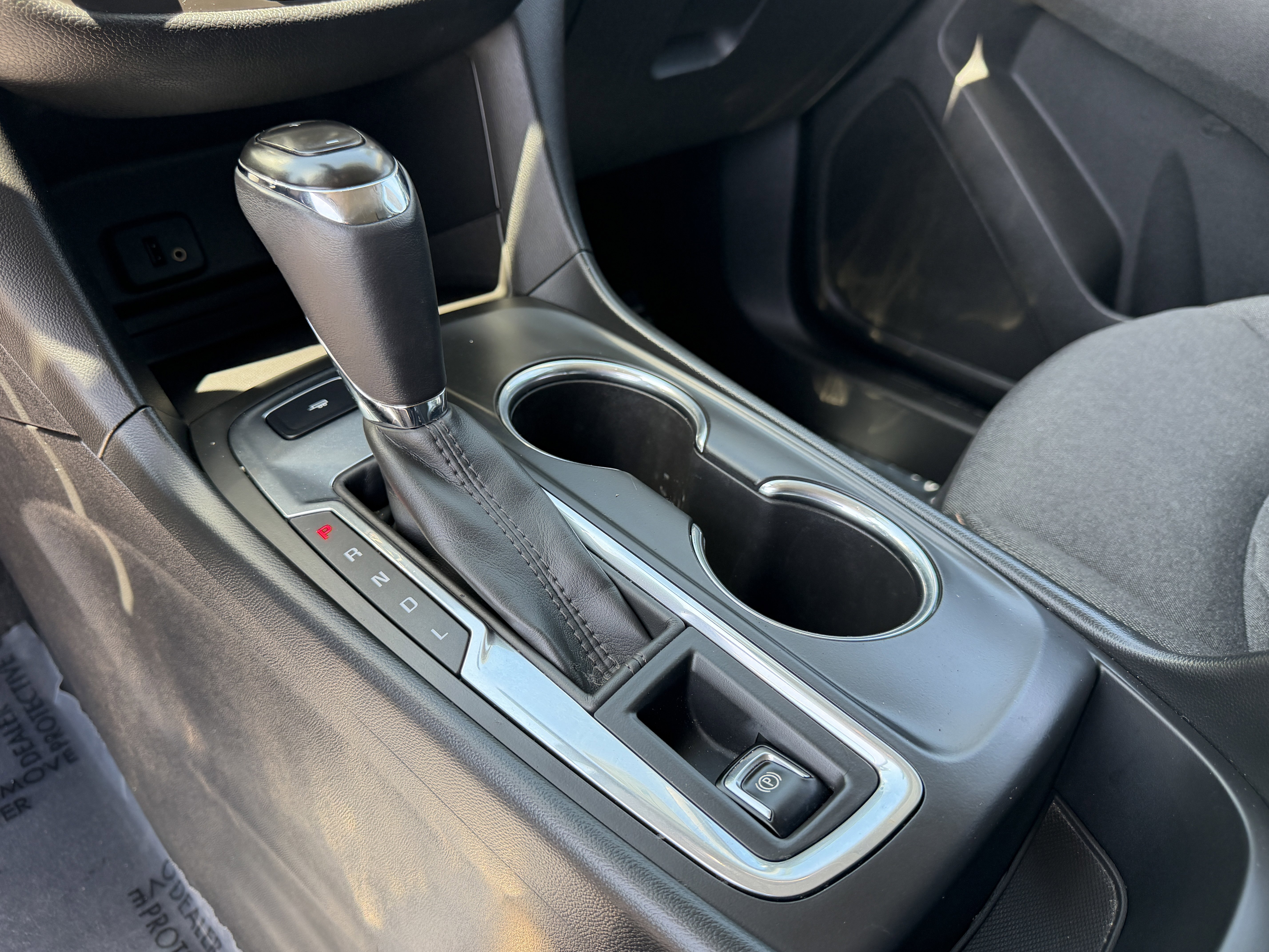 Used 2018 Chevrolet Equinox LT FWD image 27