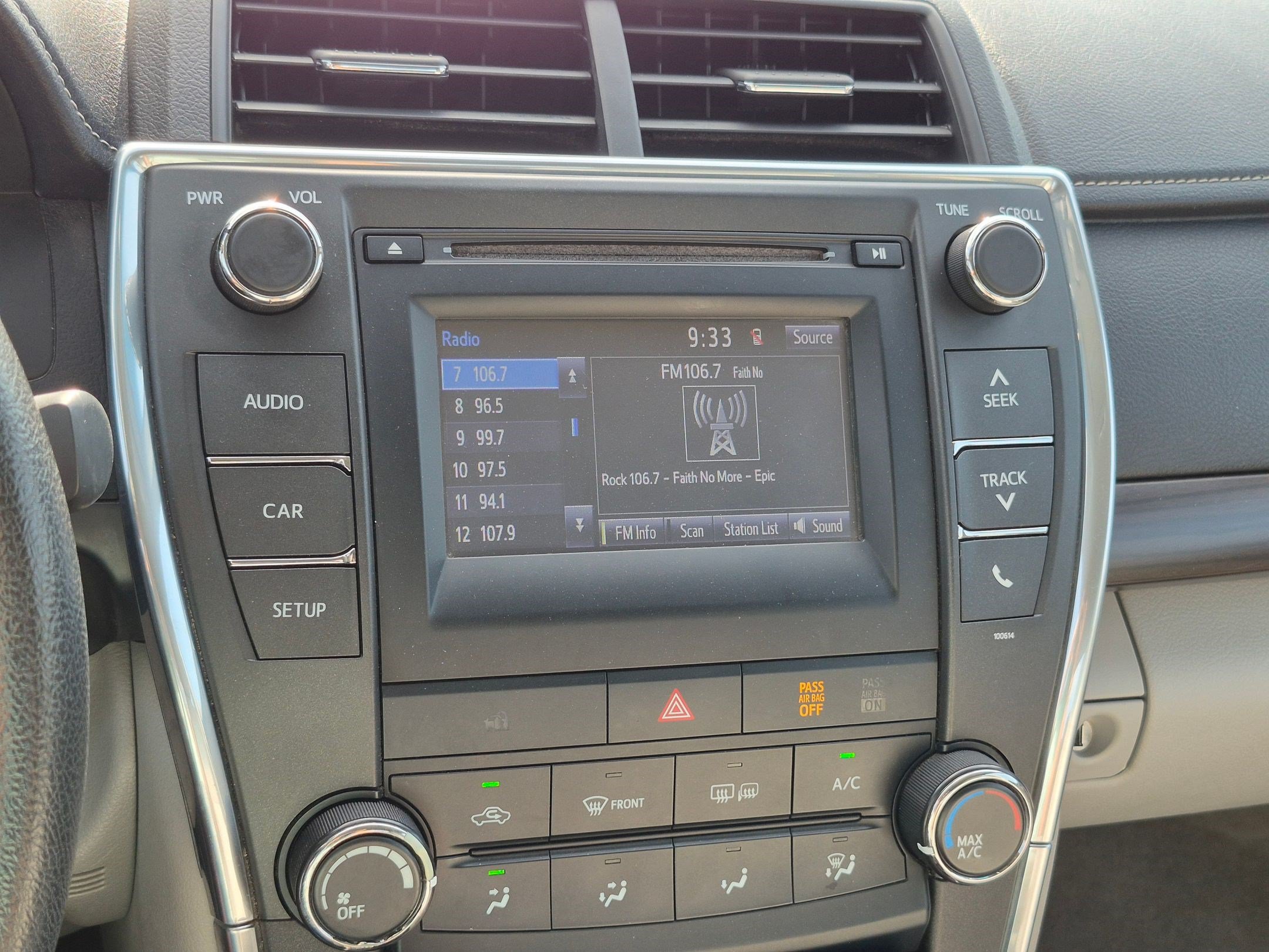 Used 2017 Toyota Camry LE FWD image 21