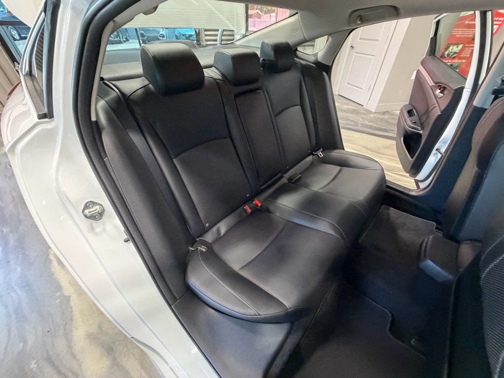 Used 2018 Honda Civic EX-L image 5