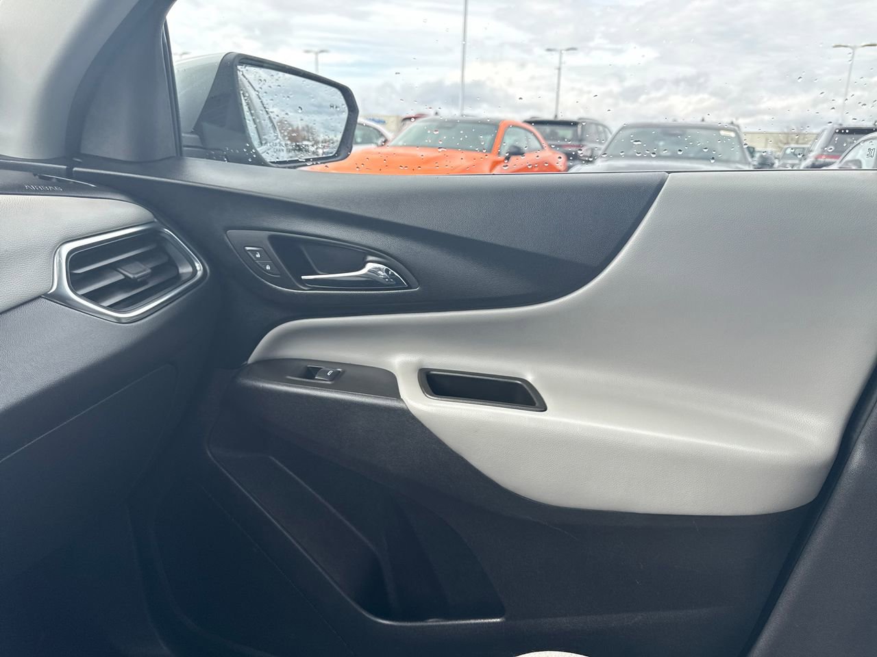 Used 2024 Chevrolet Equinox LT image 23