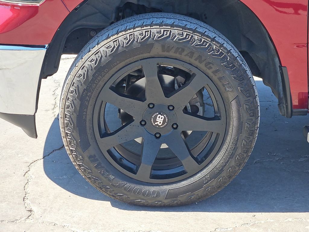 Used 2019 RAM 1500 Tradesman w/ Chrome Appearance Group RWD image 9