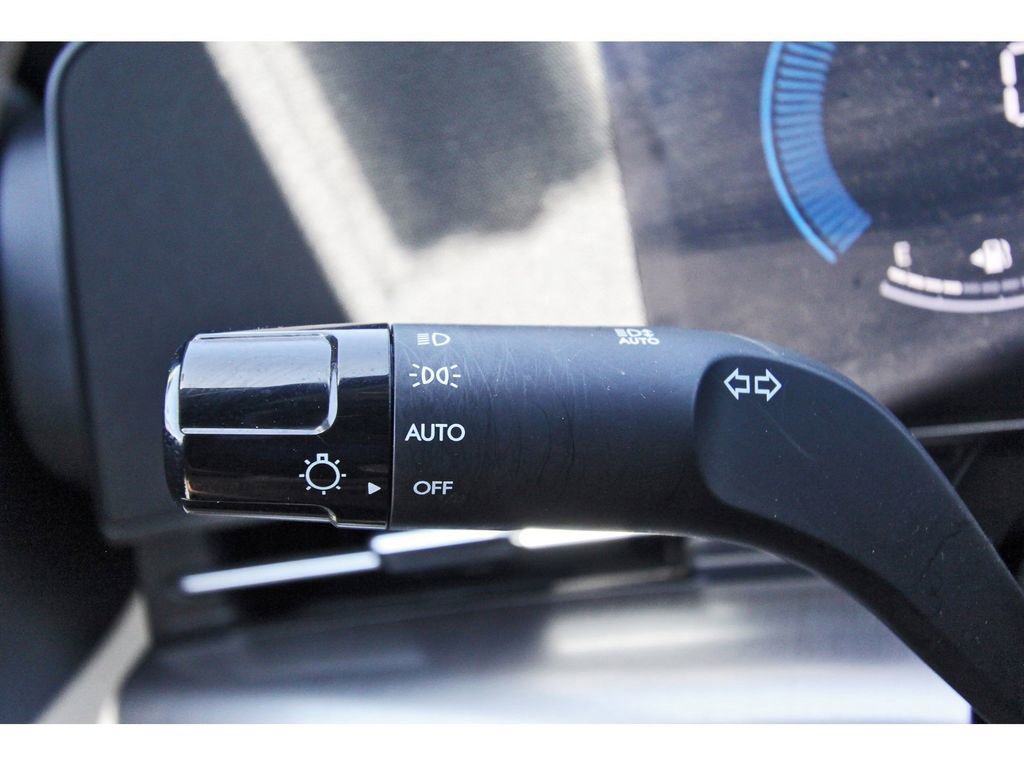 Used 2025 Hyundai Kona SEL image 17