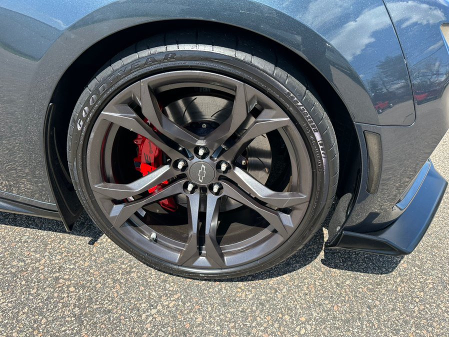 Used 2020 Chevrolet Camaro SS RWD image 37