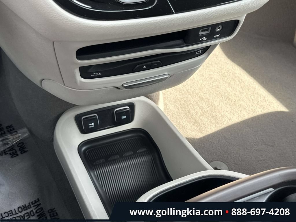Used 2017 Chrysler Pacifica Touring-L Plus FWD image 26