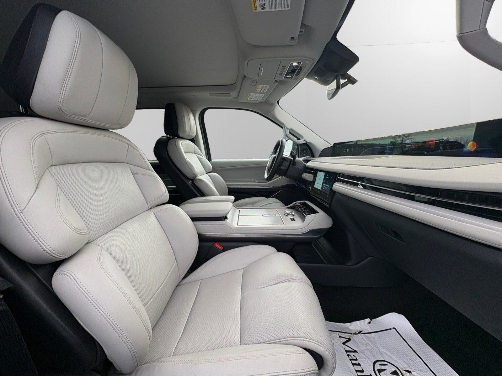 Certified 2025 Lincoln Navigator L Reserve image 15