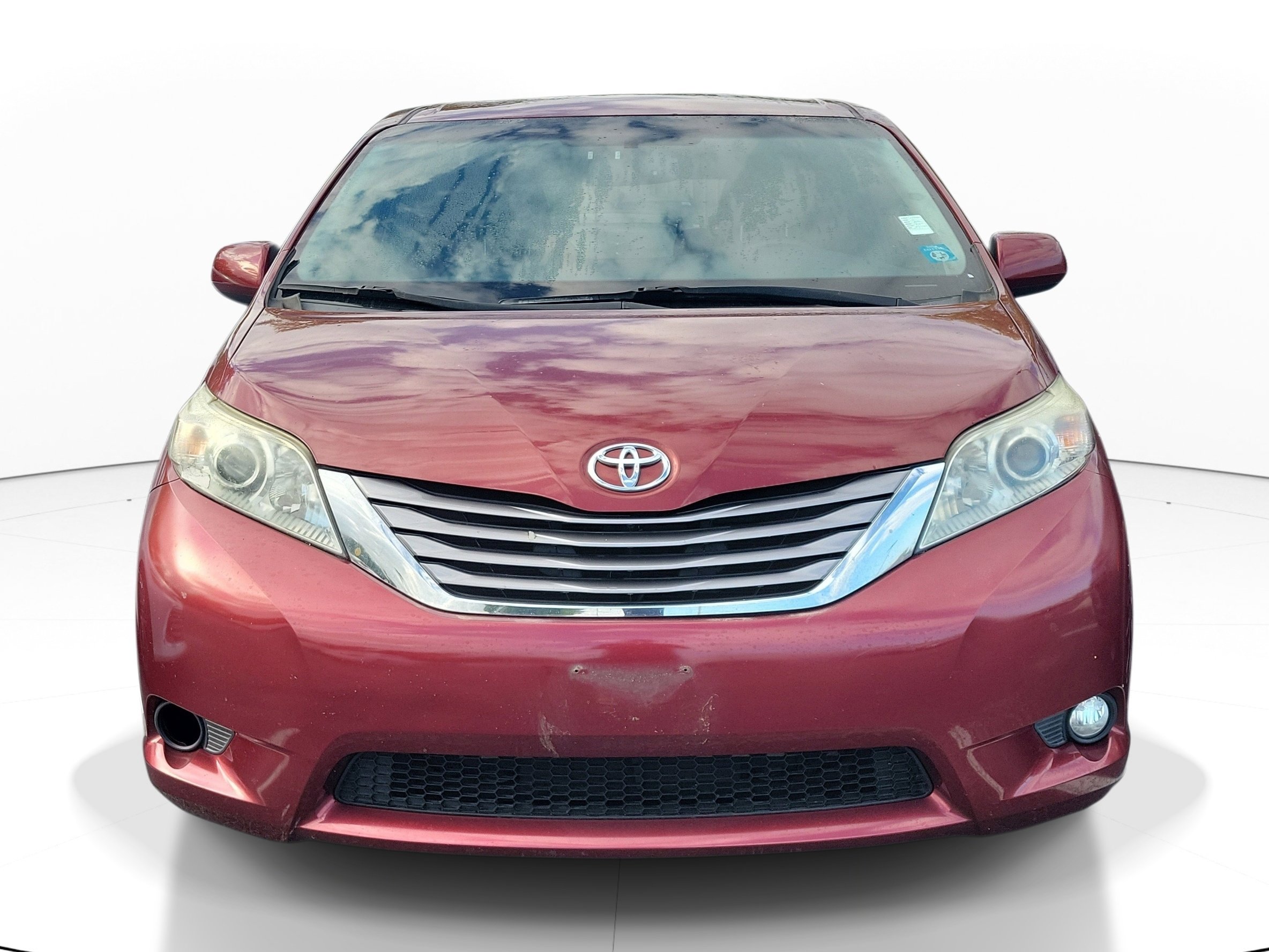 Used 2017 Toyota Sienna XLE FWD image 2