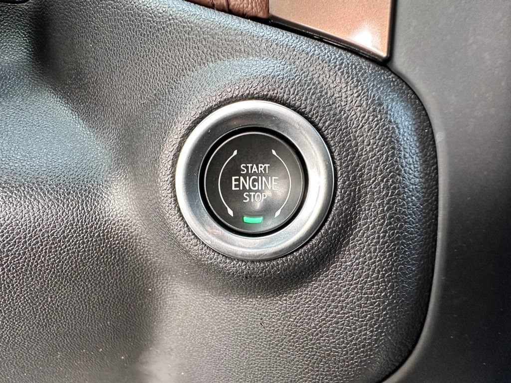 Certified 2020 Chevrolet Silverado 1500 High Country AWD/4WD image 32