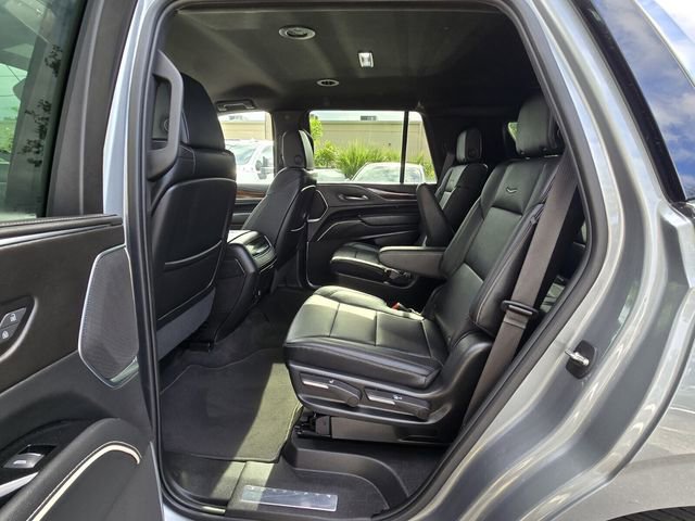 Used 2023 Cadillac Escalade Luxury AWD/4WD image 15