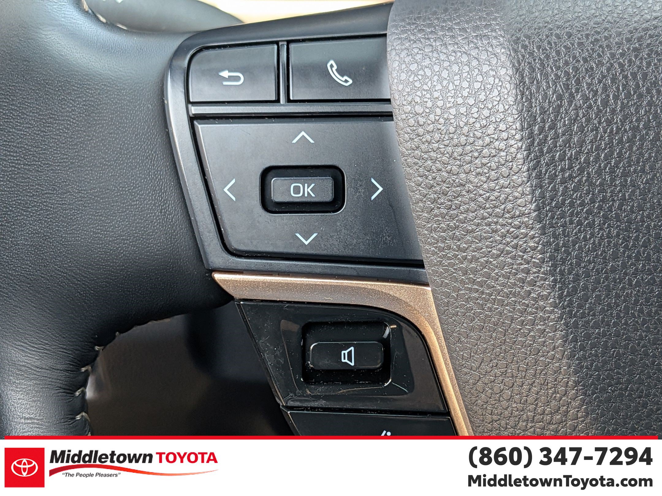 Certified 2025 Toyota Crown AWD/4WD image 18