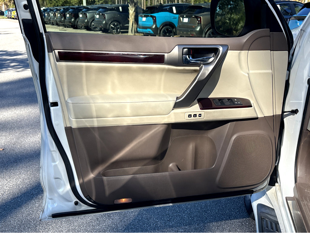 Used 2017 Lexus GX 460 image 26