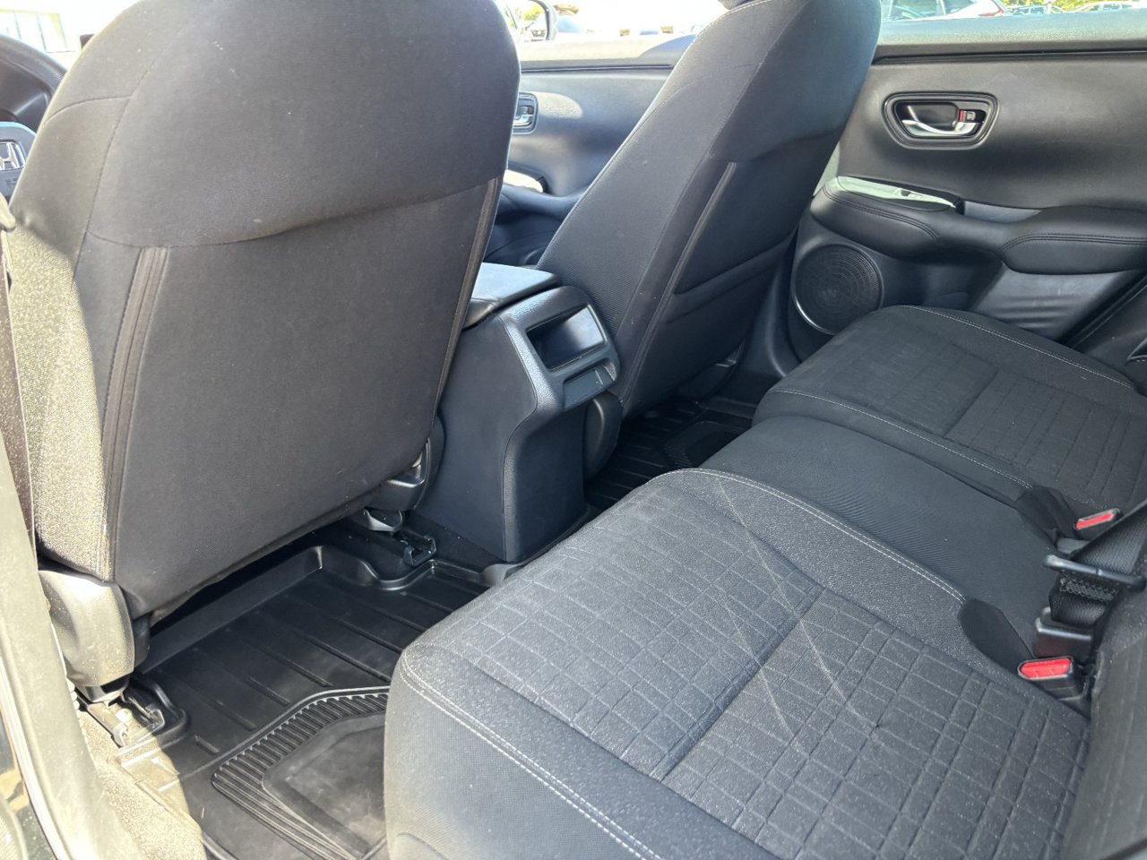 Used 2025 Honda HR-V LX image 15