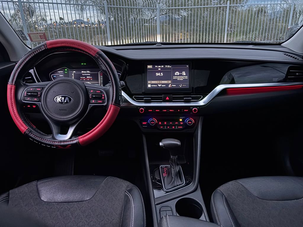 Used 2021 Kia Niro Touring image 5