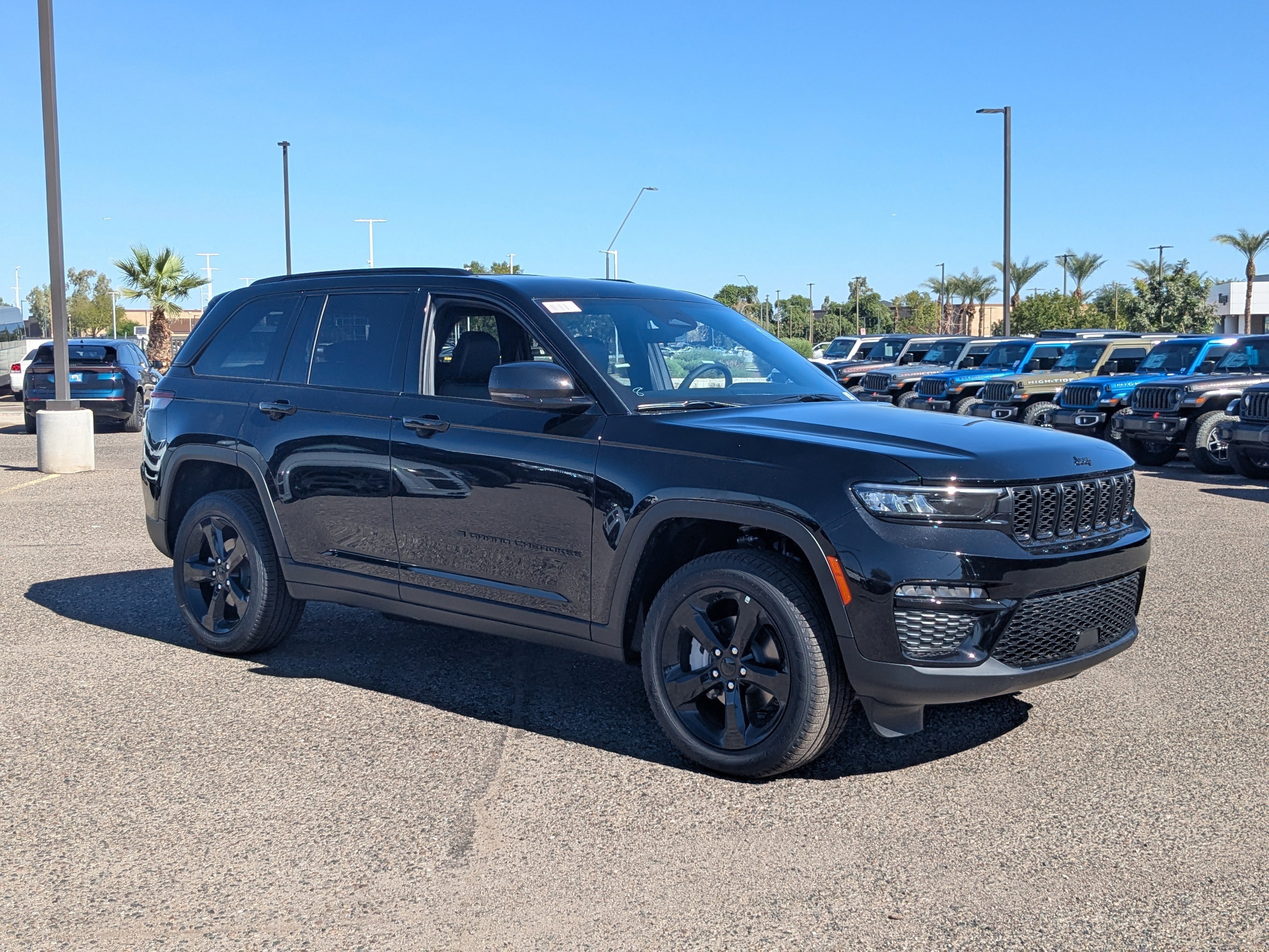 New 2025 Jeep Grand Cherokee Limited w/ Black Appearance Package AWD/4WD image 5