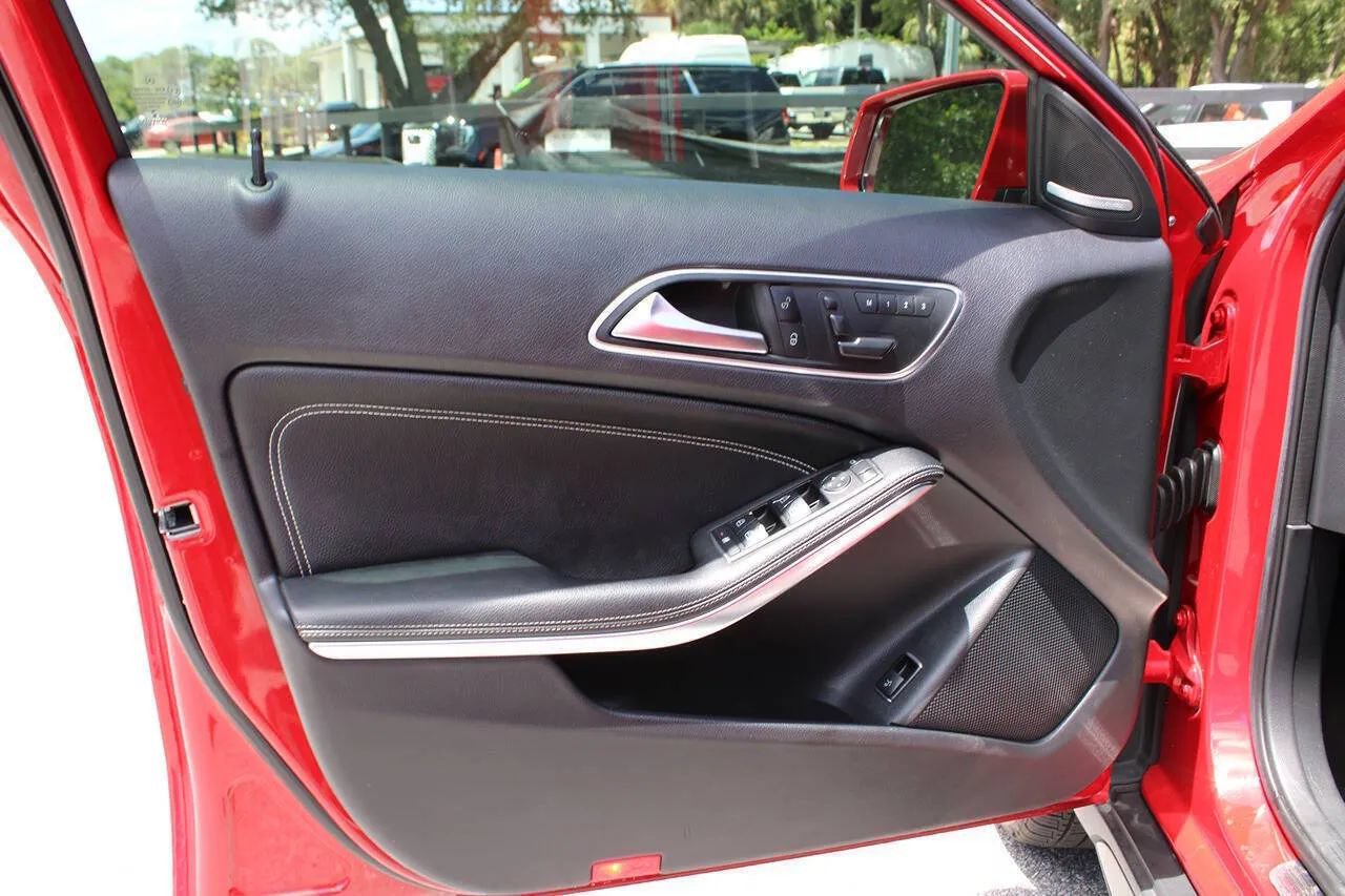 Used 2015 Mercedes-Benz GLA 250 4MATIC w/ Premium Package image 15