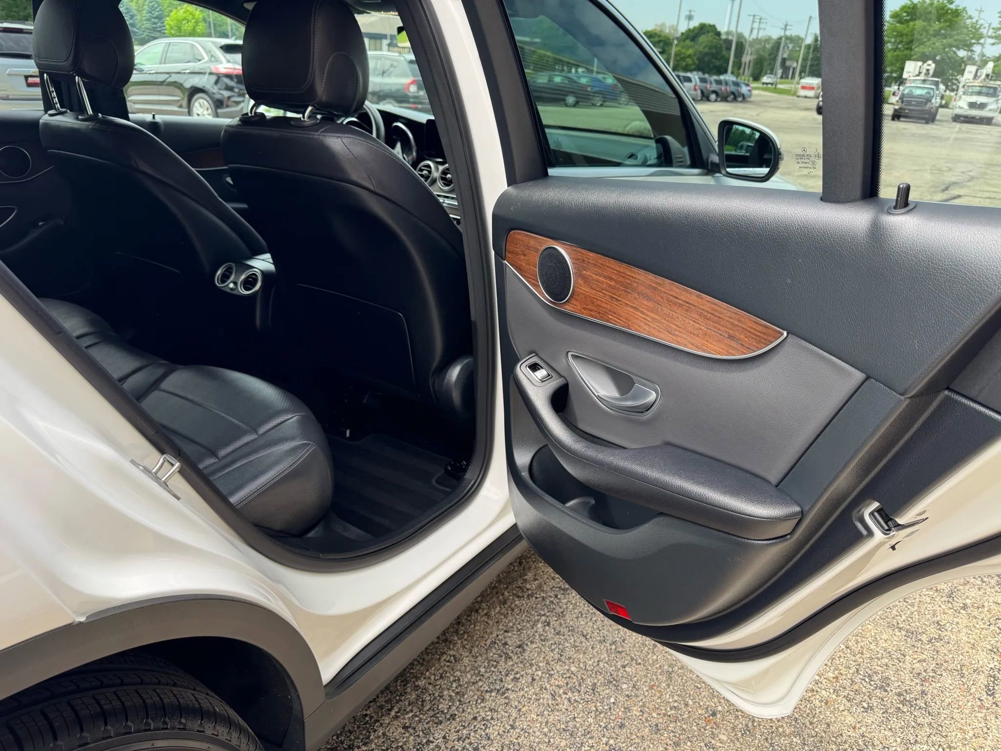 Used 2021 Mercedes-Benz GLC 300 4MATIC image 14