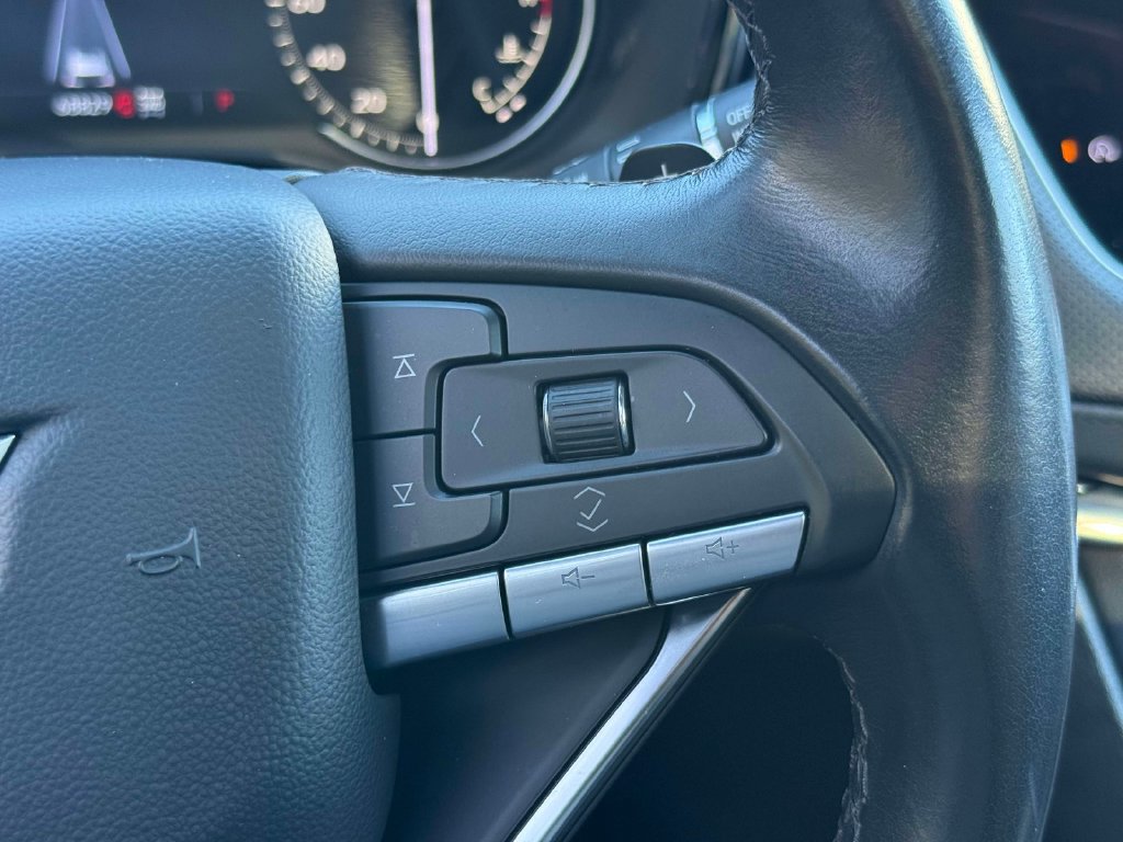 Used 2025 Cadillac XT6 Luxury AWD/4WD image 31