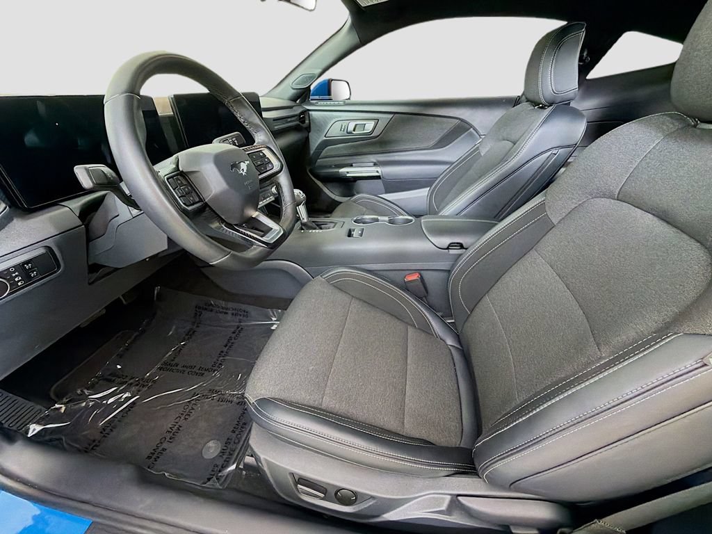 Used 2025 Ford Mustang Coupe RWD image 20