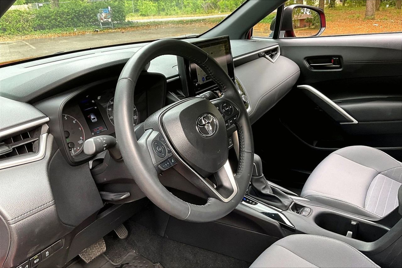 Used 2025 Toyota Corolla Cross AWD Hybrid image 14