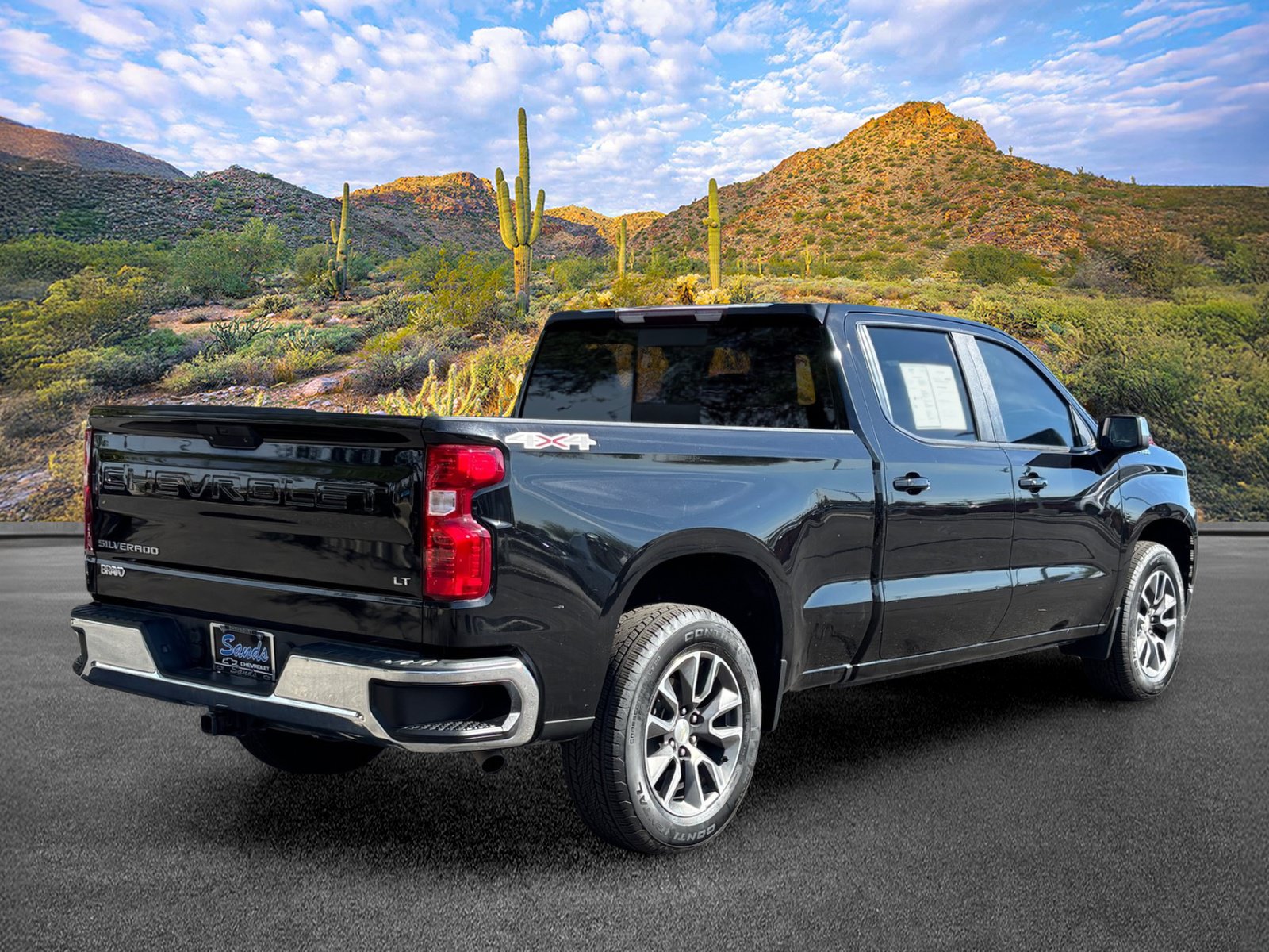 Used 2021 Chevrolet Silverado 1500 LT w/ Convenience Package II AWD/4WD image 4