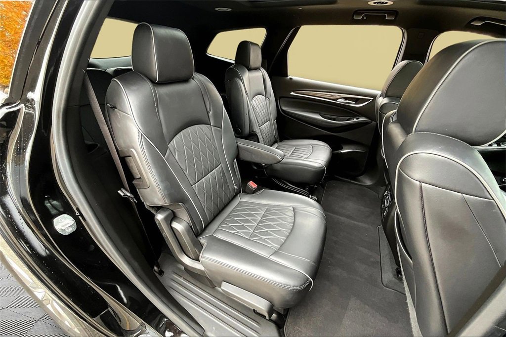 Used 2022 Buick Enclave Avenir w/ Avenir Technology Package image 27