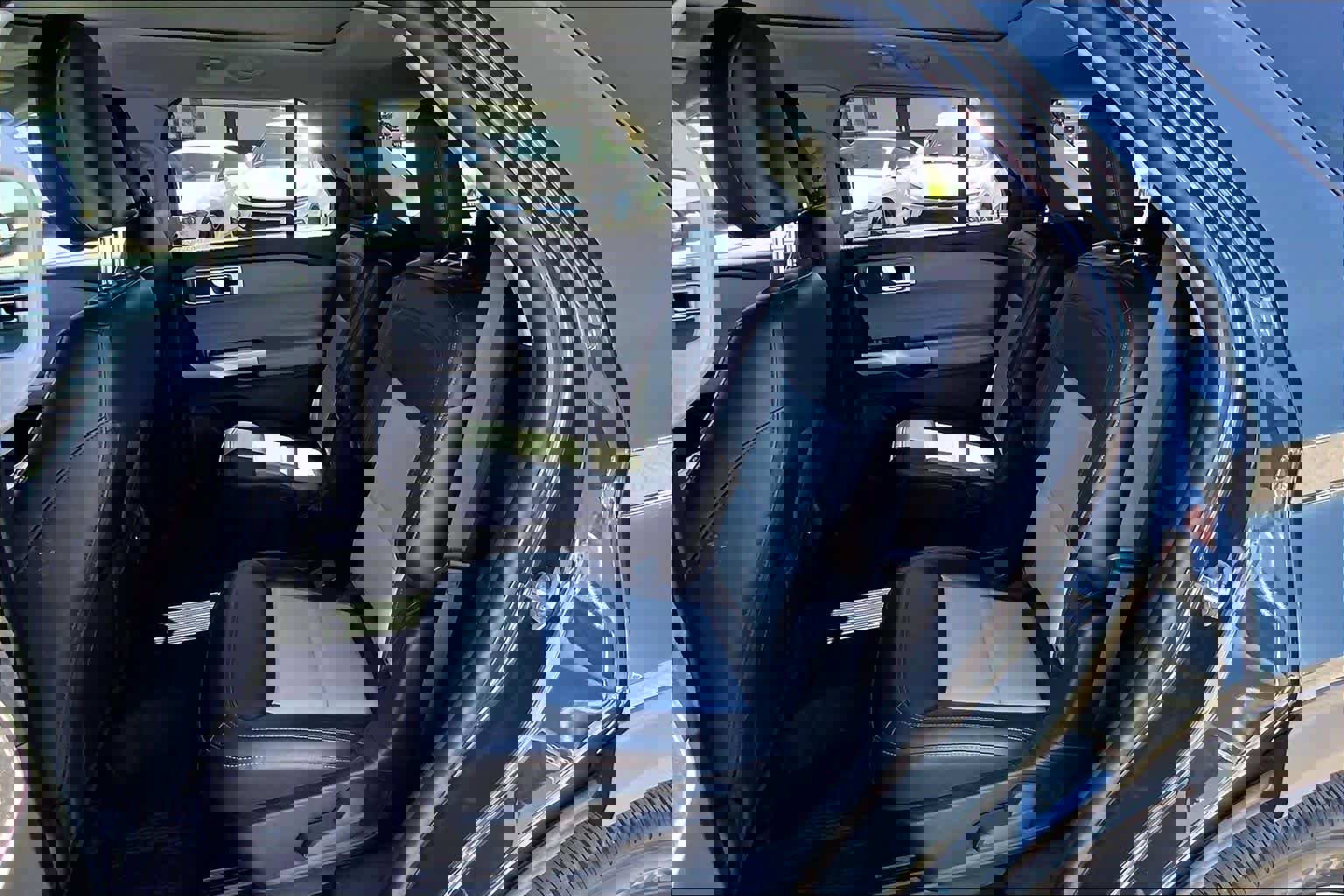 Certified 2022 Ford Explorer XLT w/ Equipment Group 202A image 21