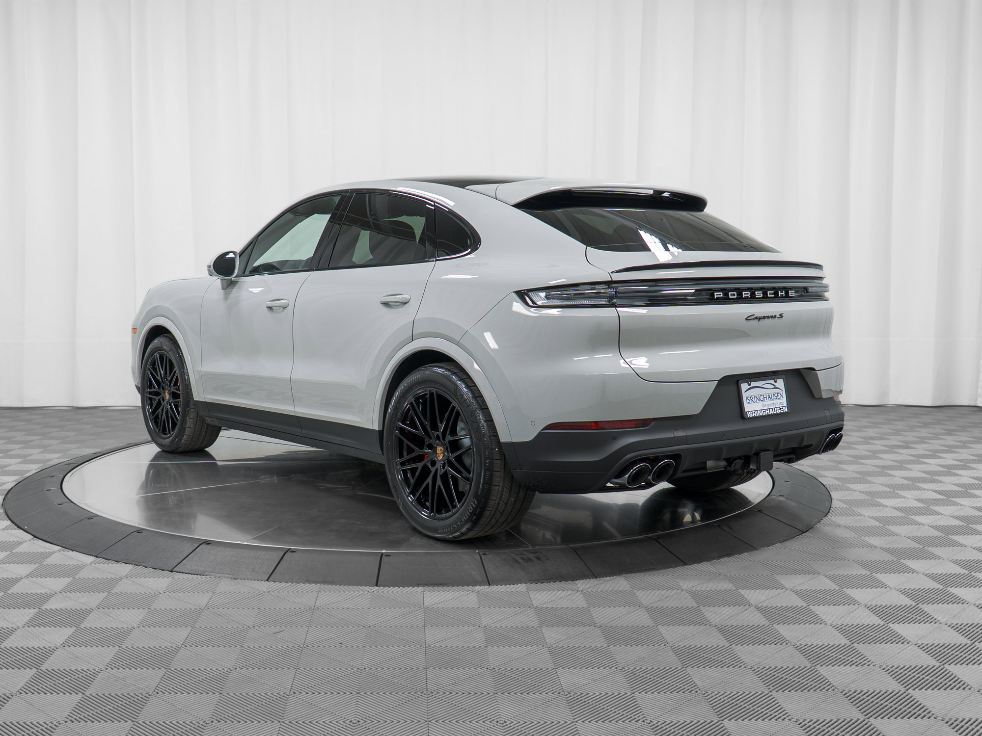 New 2026 Porsche Cayenne S image 3