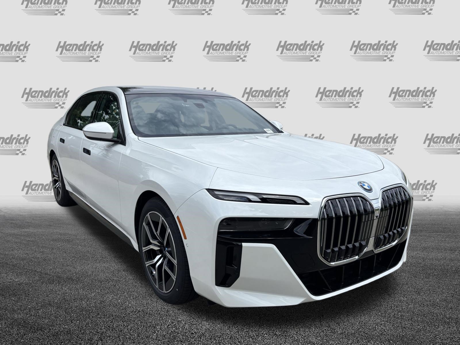 New 2026 BMW 750e xDrive AWD/4WD image 2