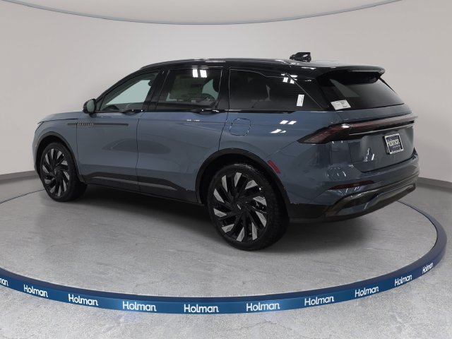 New 2026 Lincoln Nautilus Reserve w/ Jet Appearance Package AWD/4WD image 7