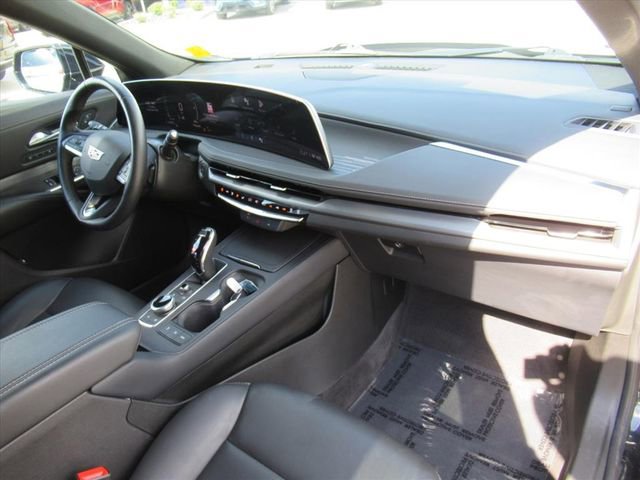 Certified 2025 Cadillac XT4 Premium Luxury image 12