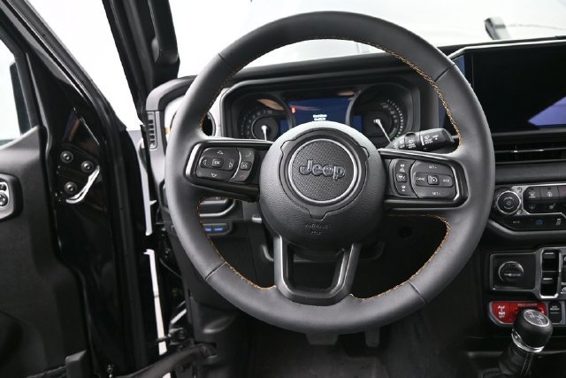 Used 2024 Jeep Wrangler Unlimited AWD/4WD image 26