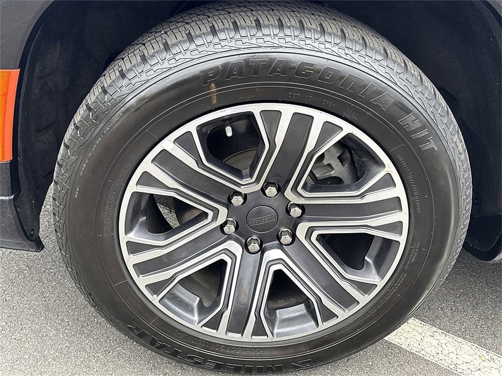 Used 2023 Jeep Wagoneer L Series II image 37