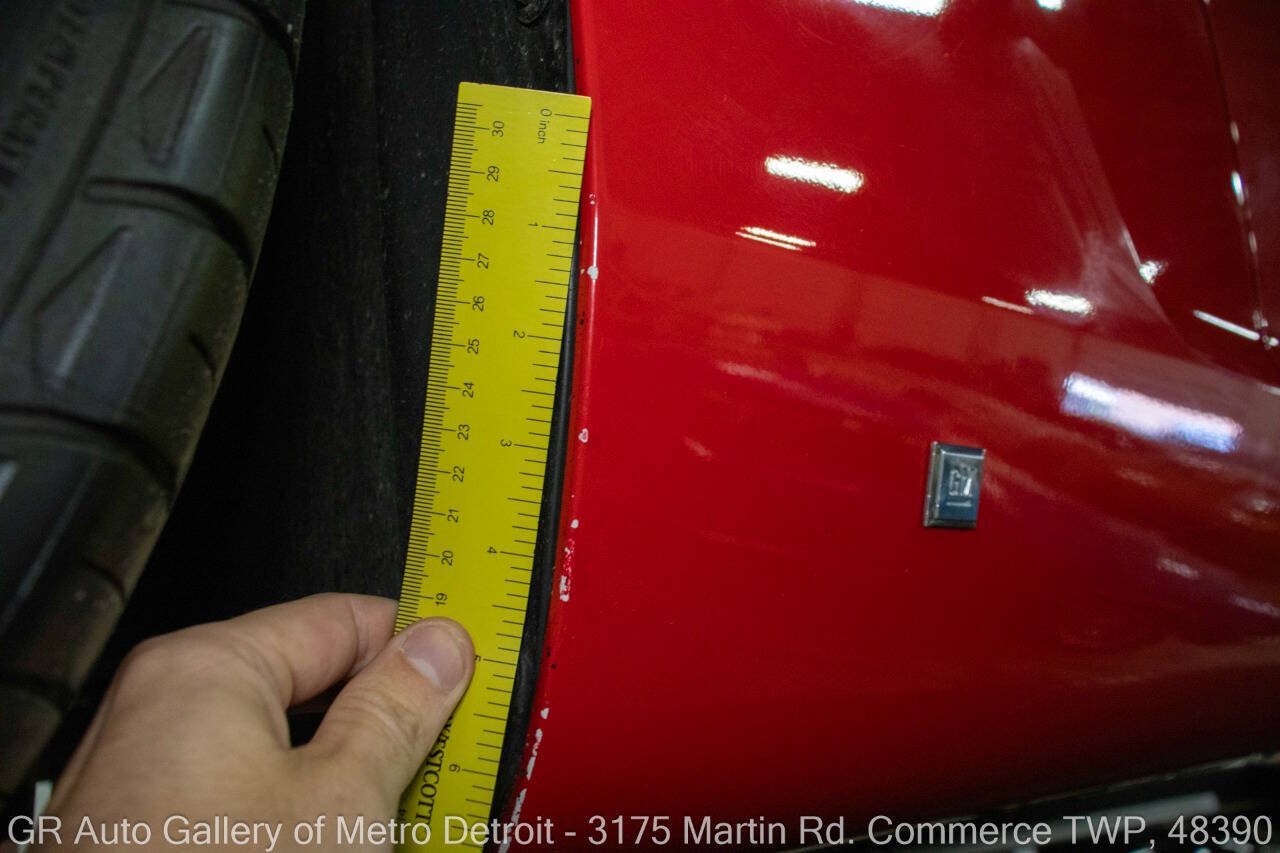 Used 2009 Saturn Sky Red Line RWD image 28