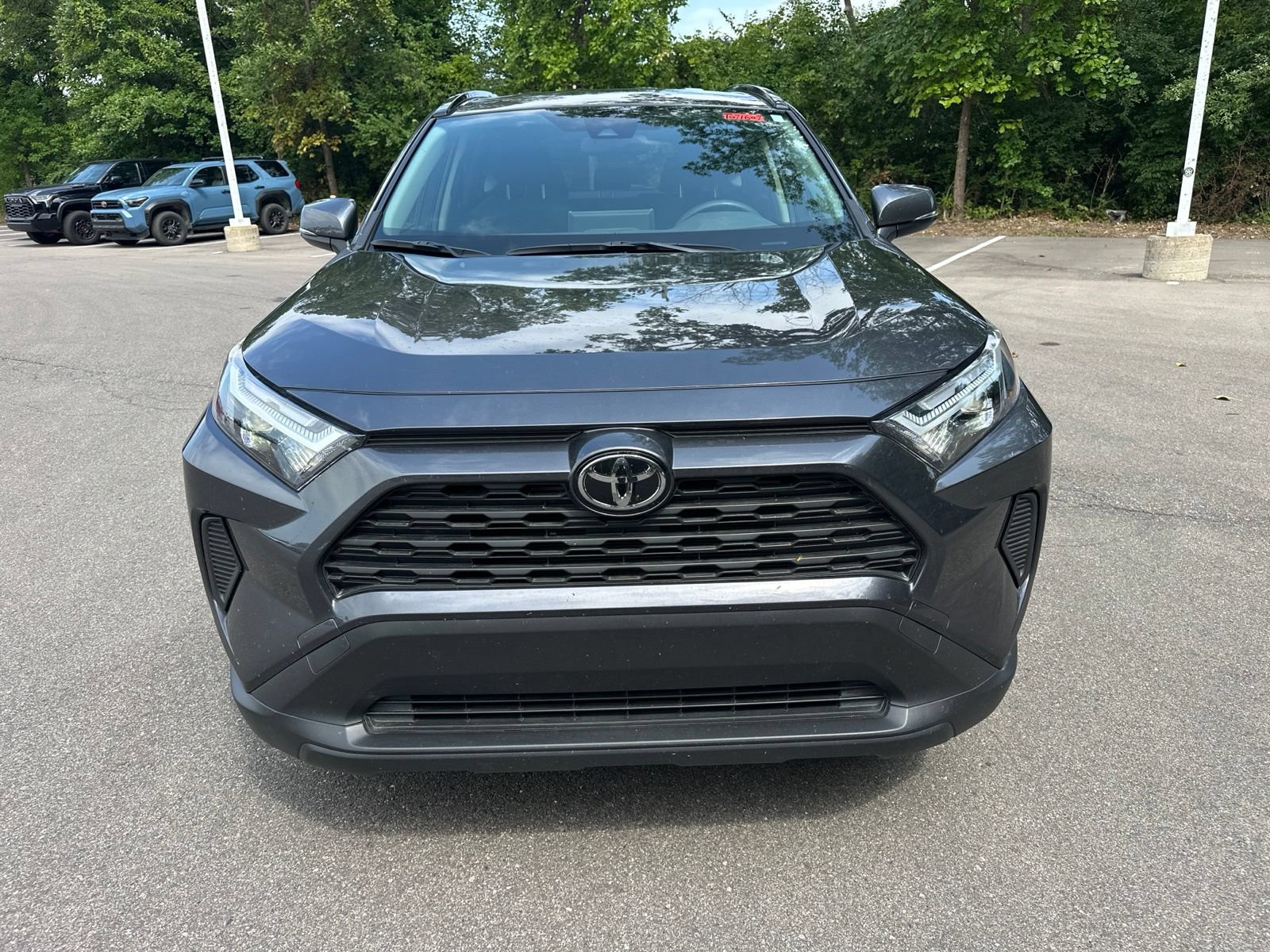 Used 2025 Toyota RAV4 XLE AWD/4WD image 2