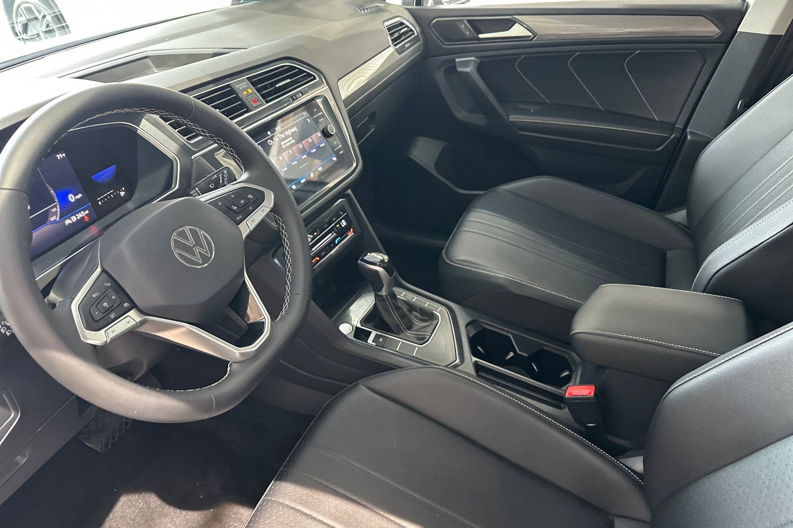 Certified 2023 Volkswagen Tiguan SE image 10