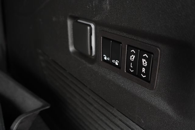 Used 2023 Chevrolet Suburban High Country AWD/4WD image 26