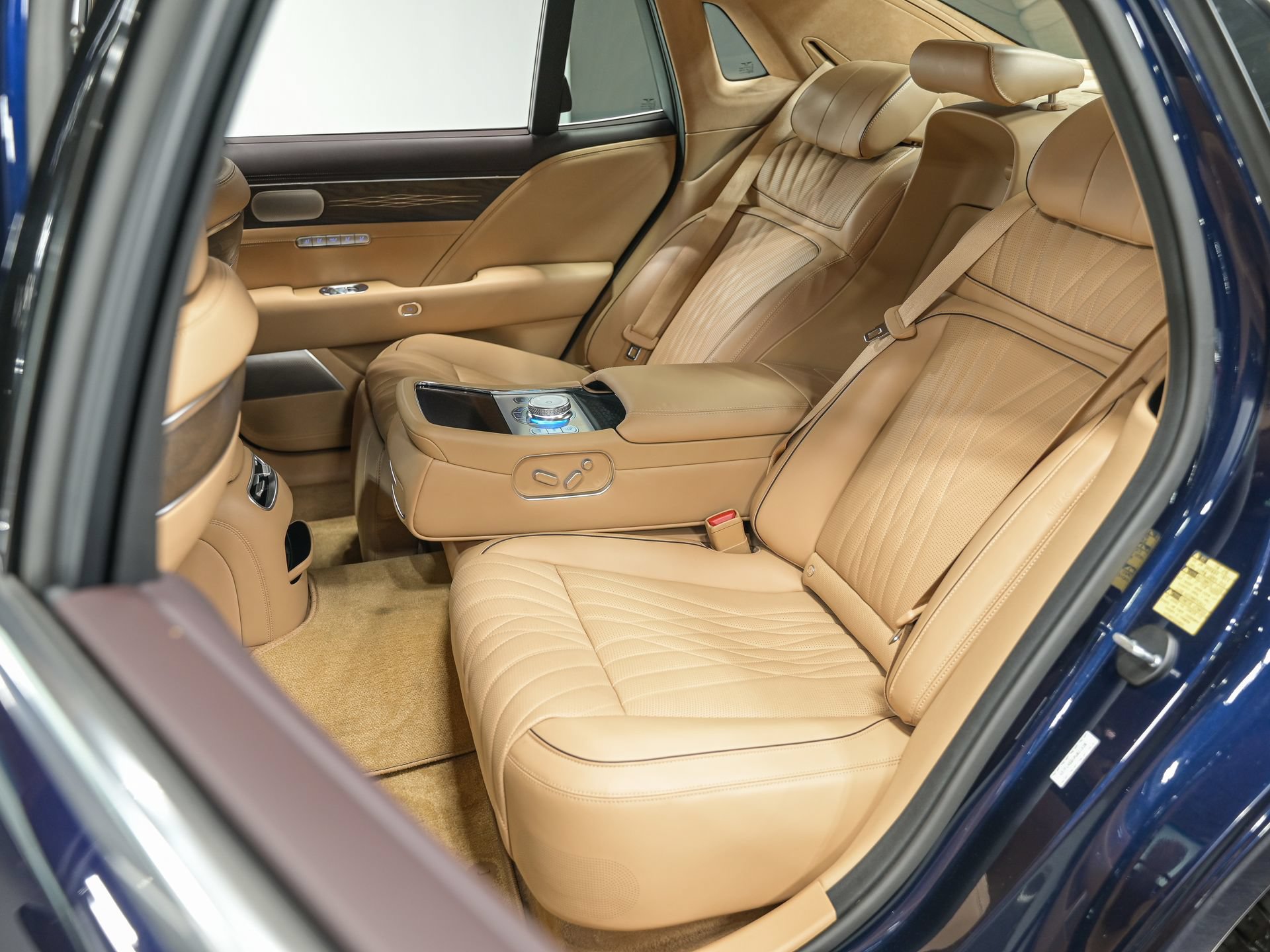 Used 2023 Genesis G90 3.5T AWD/4WD image 29